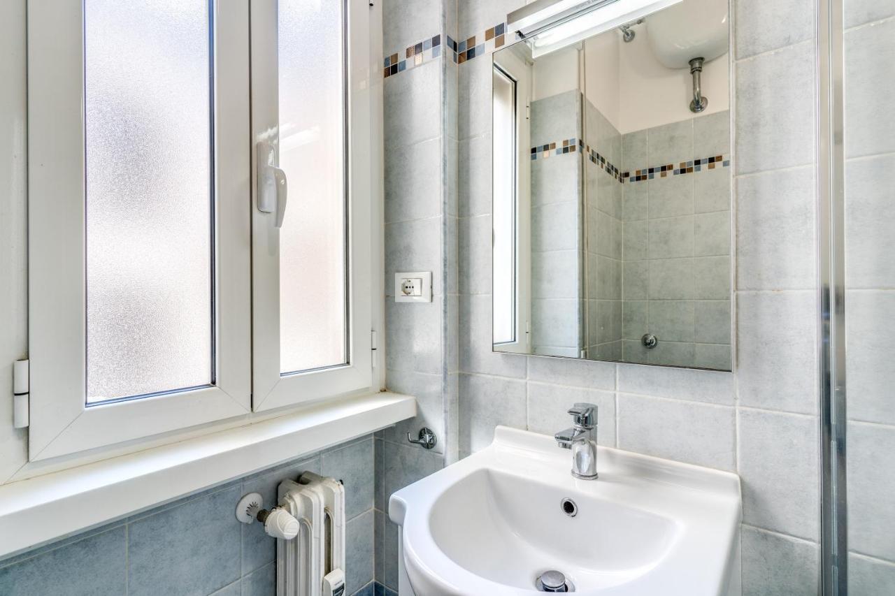 Holydom71 Apartment Rome Bagian luar foto